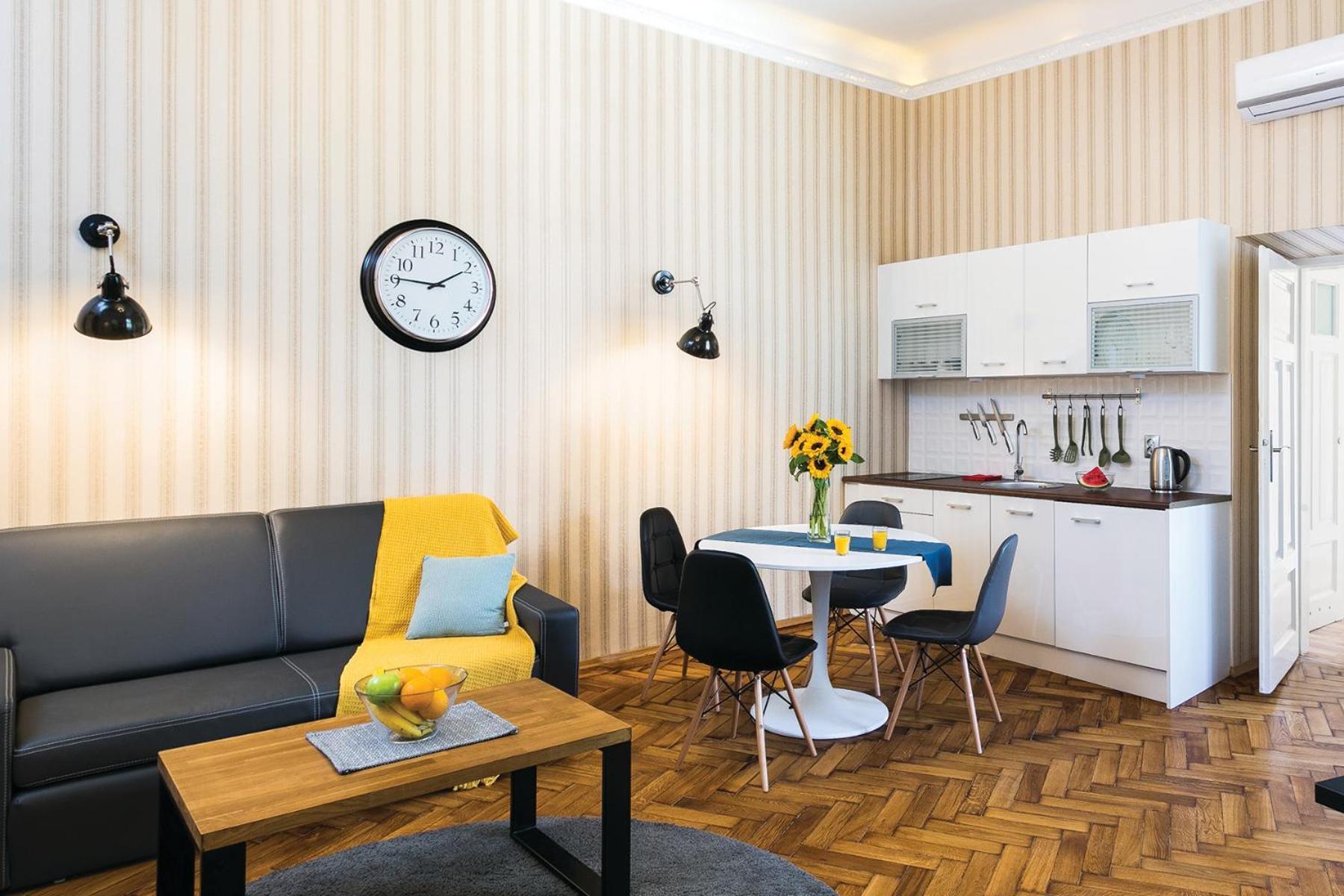 Deluxe Apartment